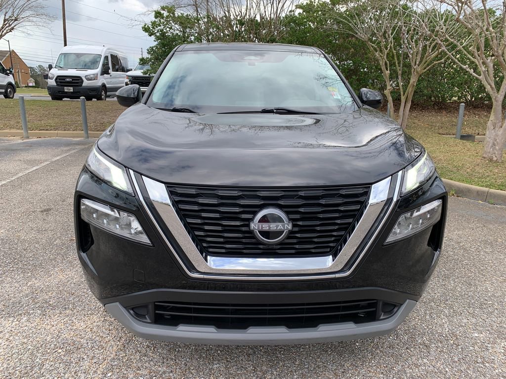 Used 2023 Nissan Rogue SV image 3