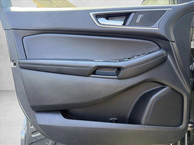 Used 2017 Ford Edge SEL w/ Equipment Group 201A image 10