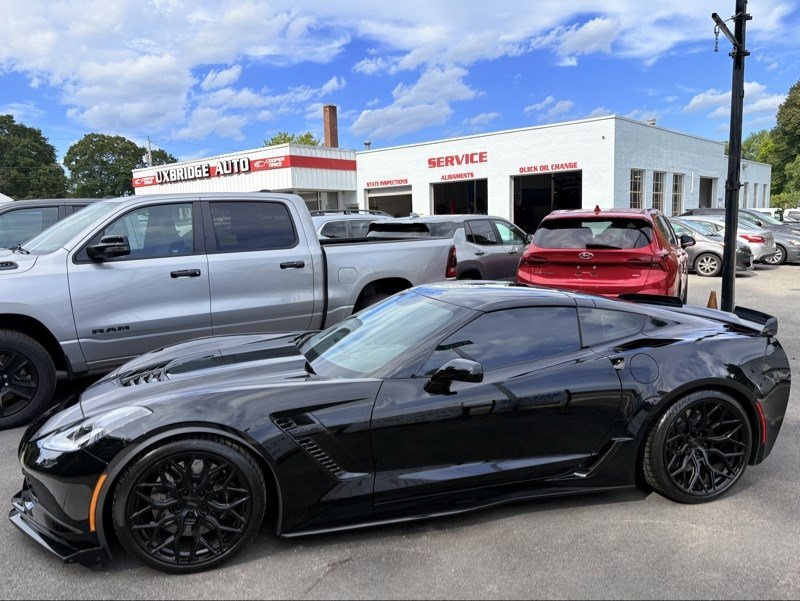 Used 2018 Chevrolet Corvette Z06 RWD image 2