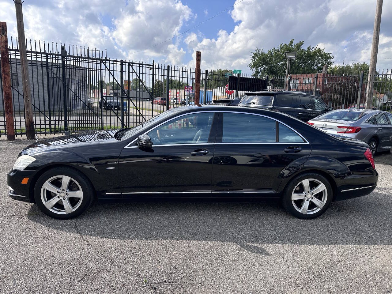 Used 2012 Mercedes-Benz S 550 4MATIC image 4