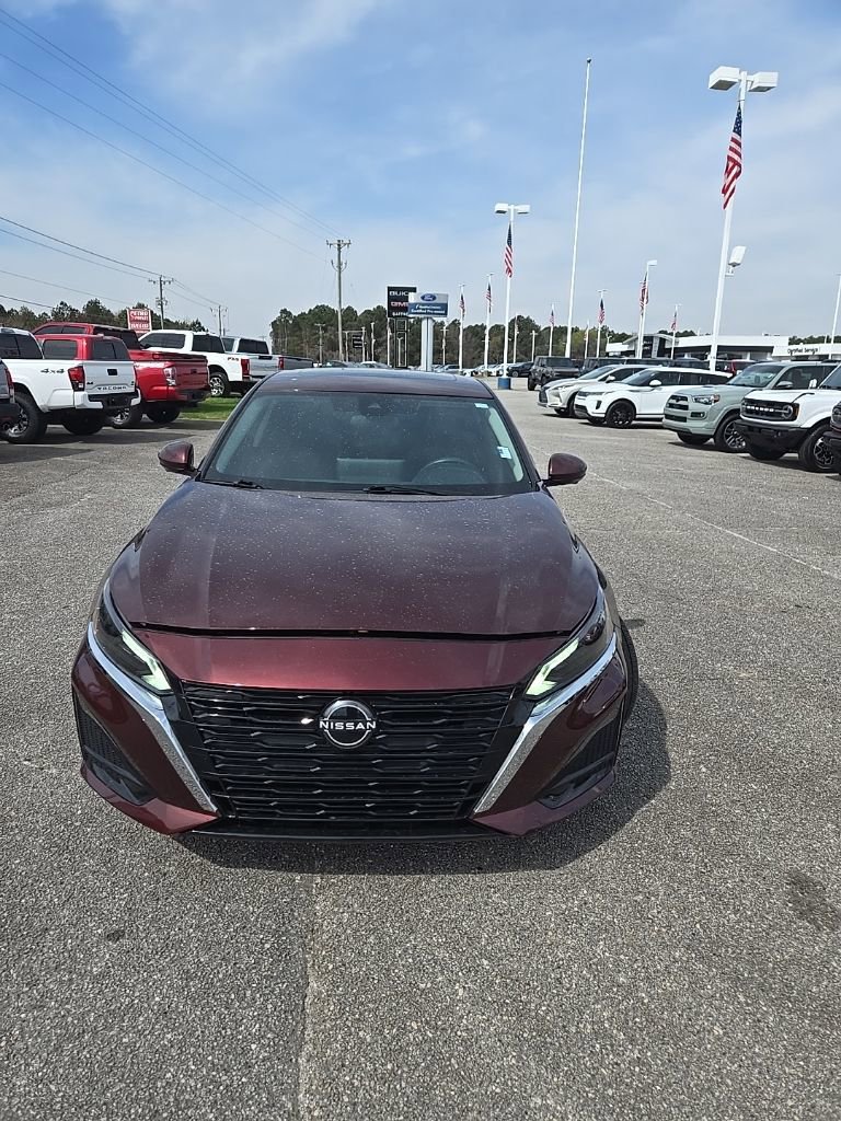 Used 2024 Nissan Altima 2.5 SL image 2