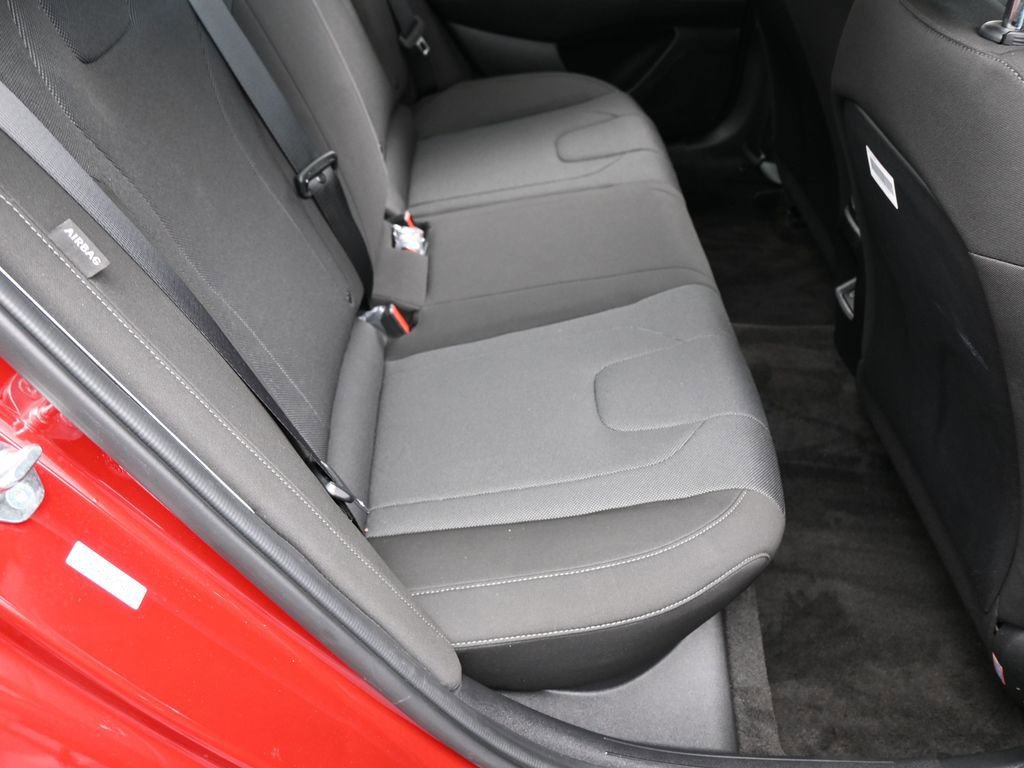 Used 2024 Hyundai Elantra SE FWD image 34