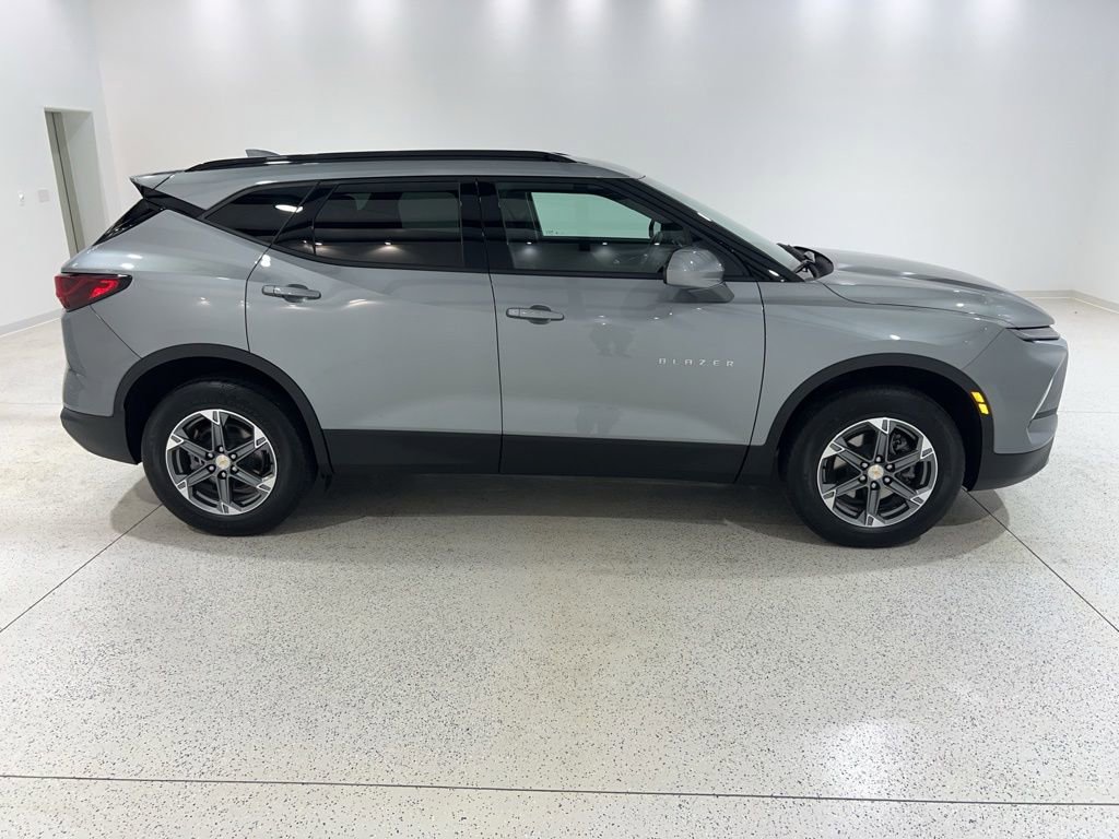 Used 2024 Chevrolet Blazer LT w/ Convenience Package FWD image 6