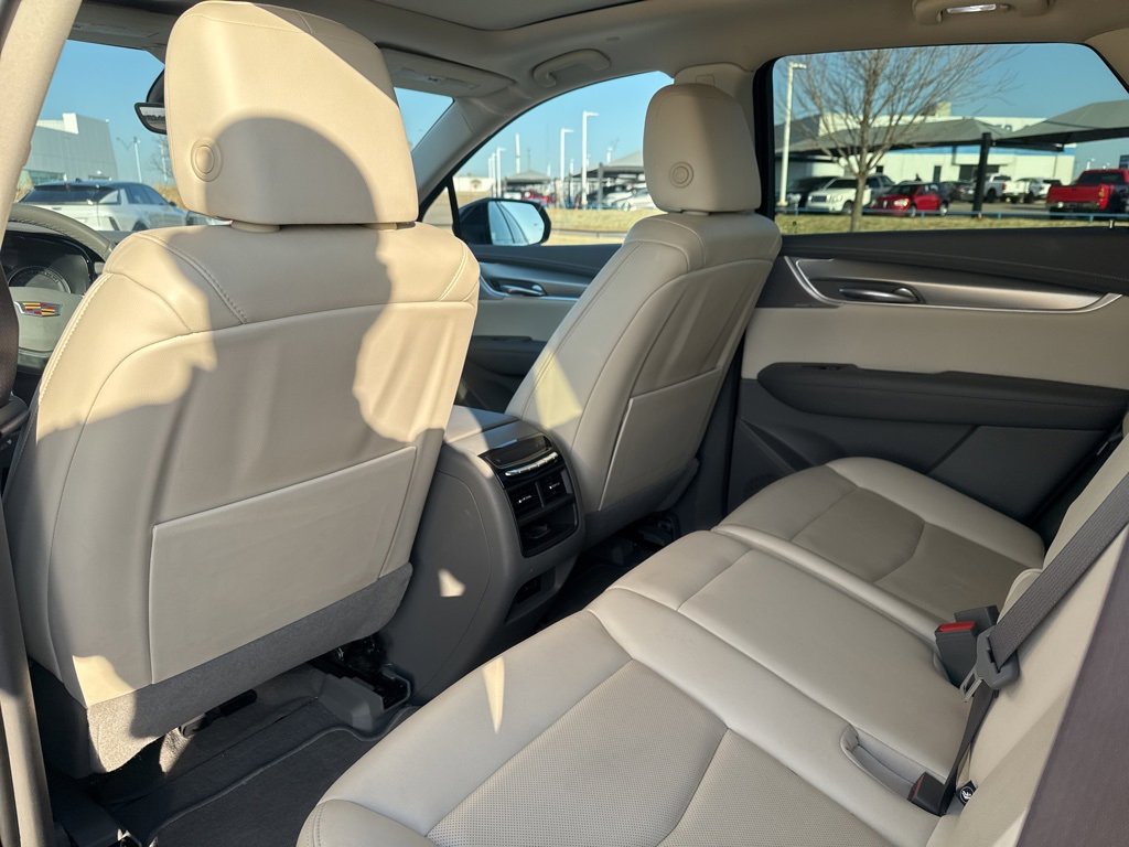 Certified 2022 Cadillac XT5 Premium Luxury w/ Technology Package image 12