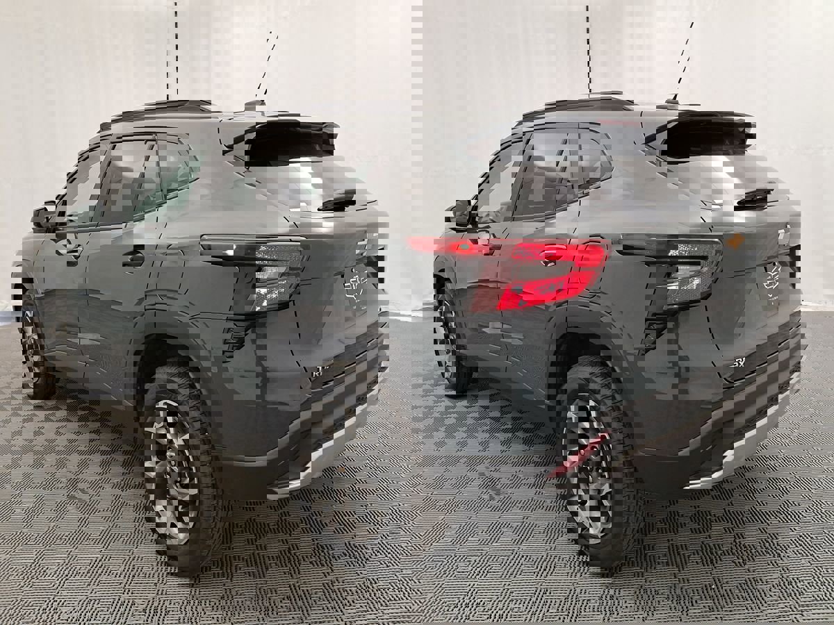 Used 2025 Chevrolet Trax LT image 4