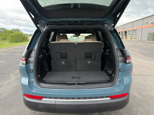 New 2026 Jeep Grand Cherokee L Limited w/ Luxury Tech Group II AWD/4WD image 5