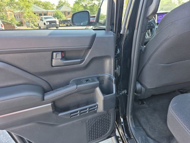 Used 2025 Toyota 4Runner SR5 AWD/4WD image 29