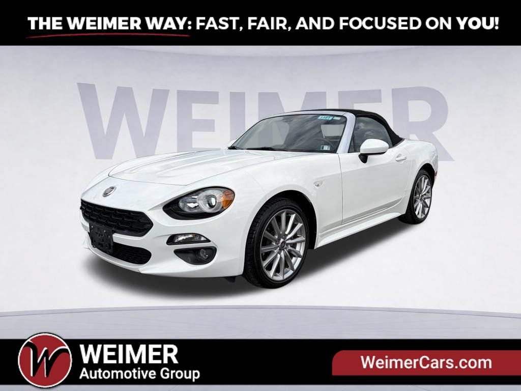Used 2017 FIAT 124 Spider Lusso RWD image 1