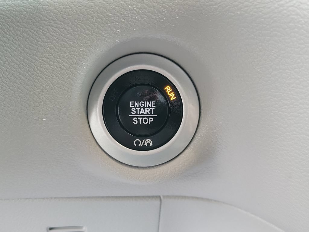 Used 2022 Chrysler Pacifica Touring-L FWD image 31