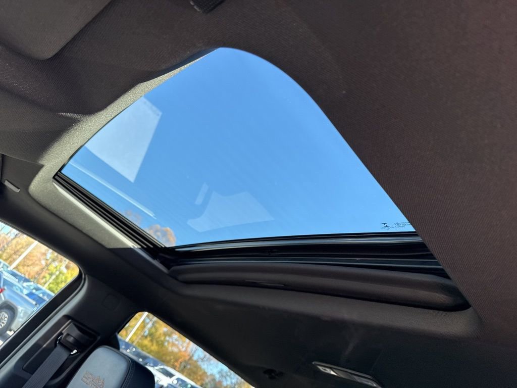 Used 2023 Chevrolet Silverado 1500 High Country w/ High Country Premium Package image 12