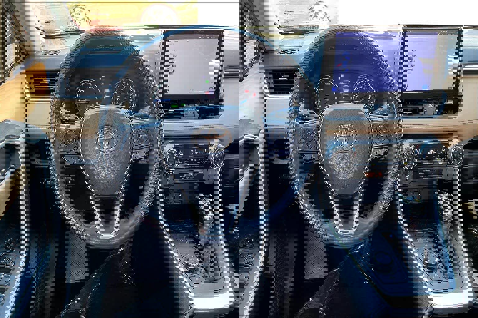 Used 2022 Toyota RAV4 XLE Premium image 6