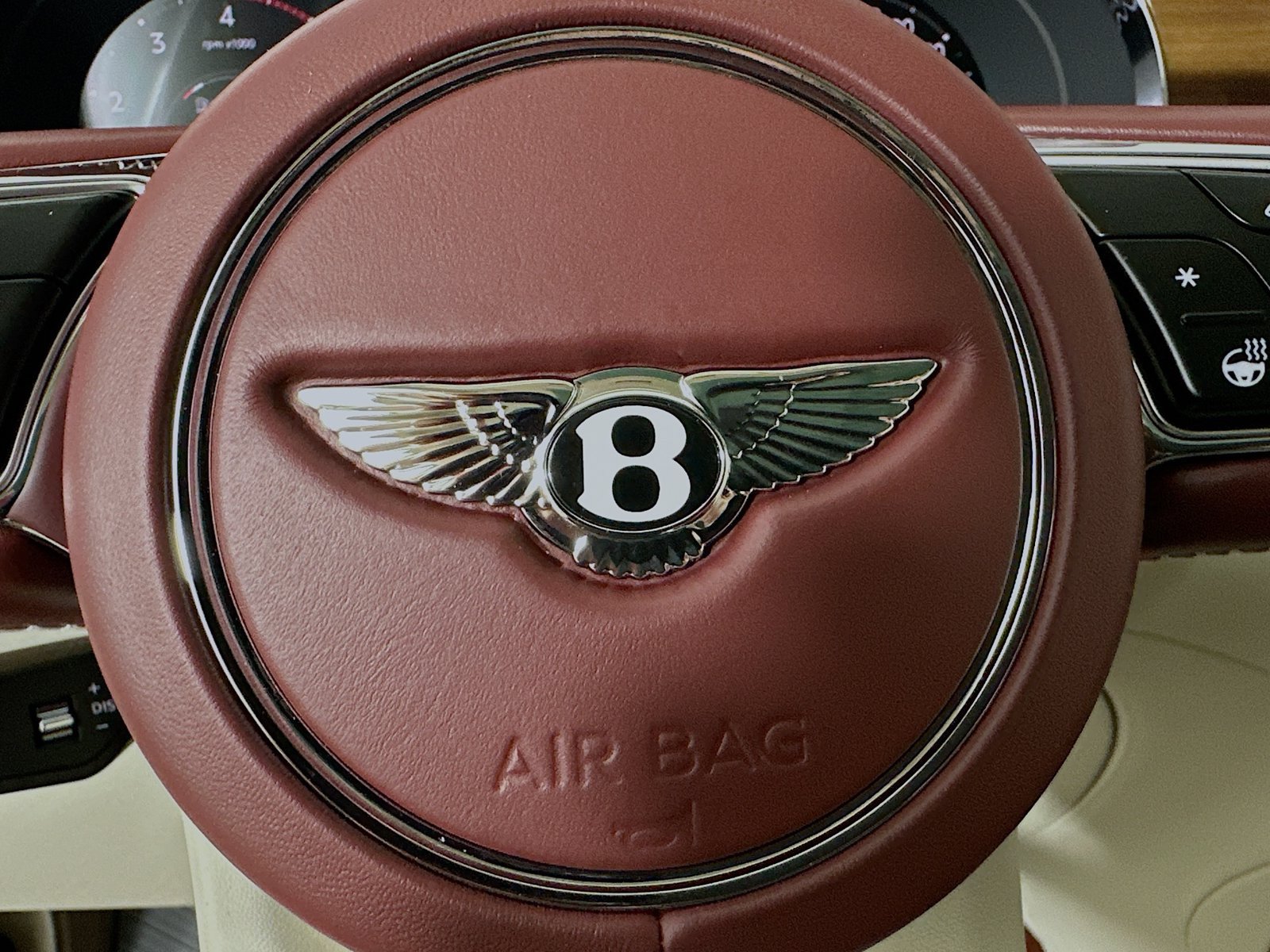 New 2026 Bentley Bentayga AWD/4WD image 60