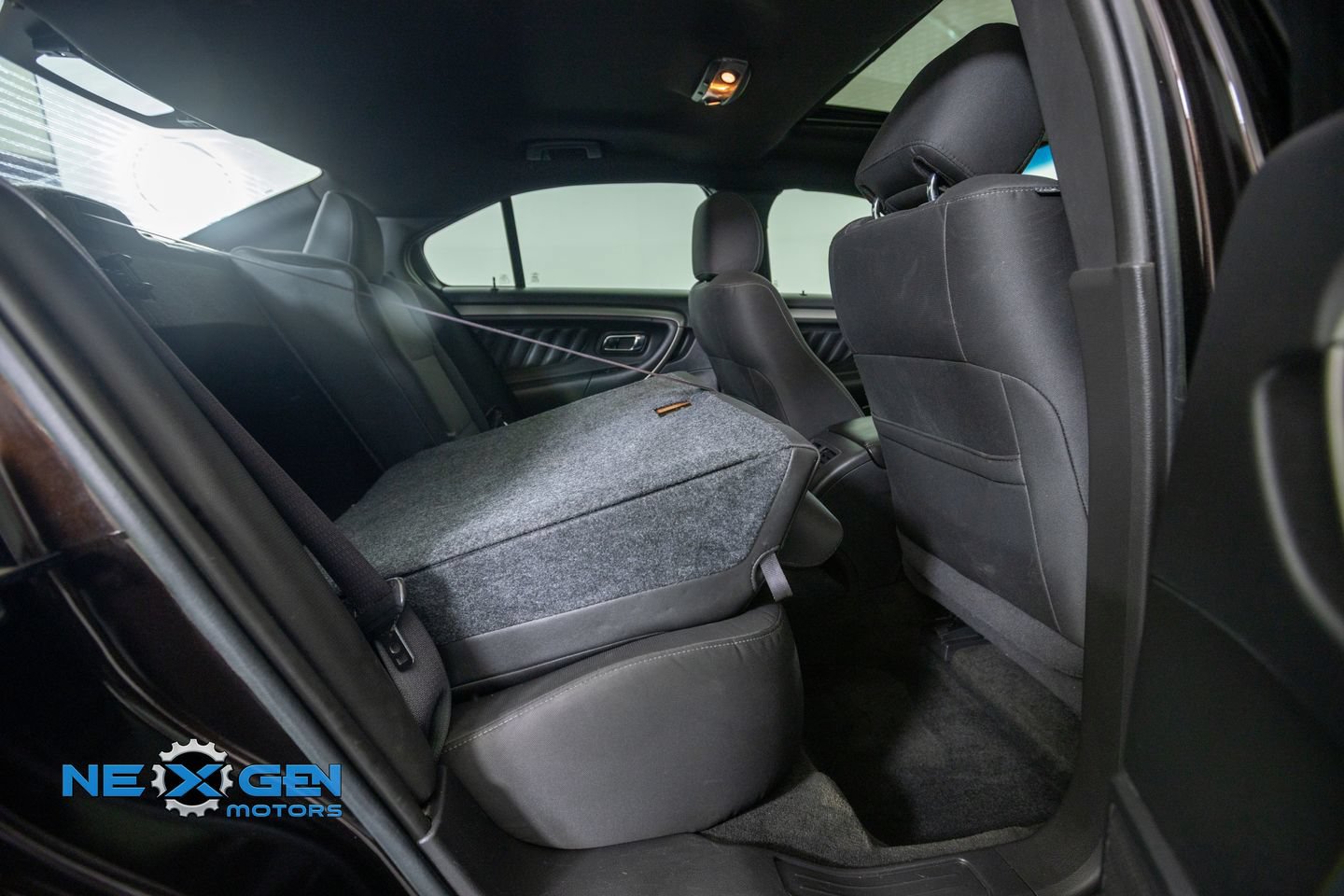 Used 2013 Ford Taurus SEL FWD image 36