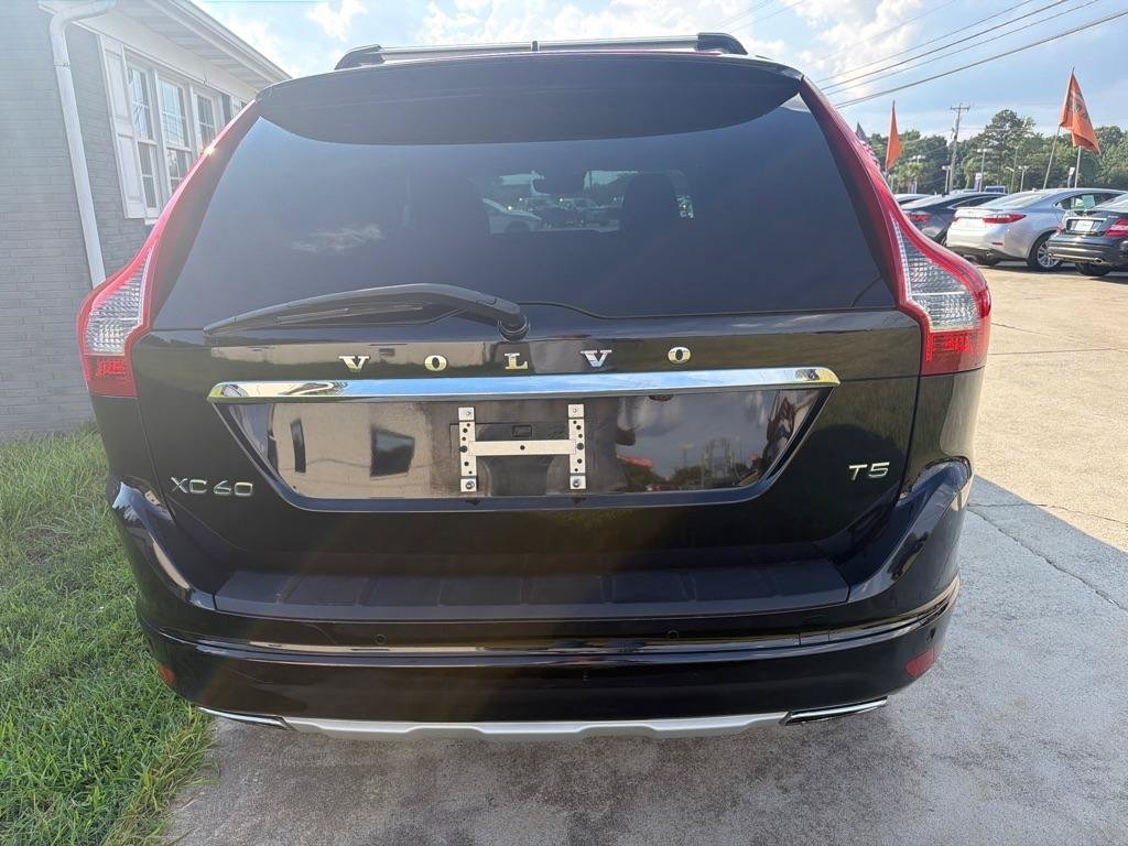 Used 2017 Volvo XC60 T5 Inscription w/ Preferred Option Package FWD image 9