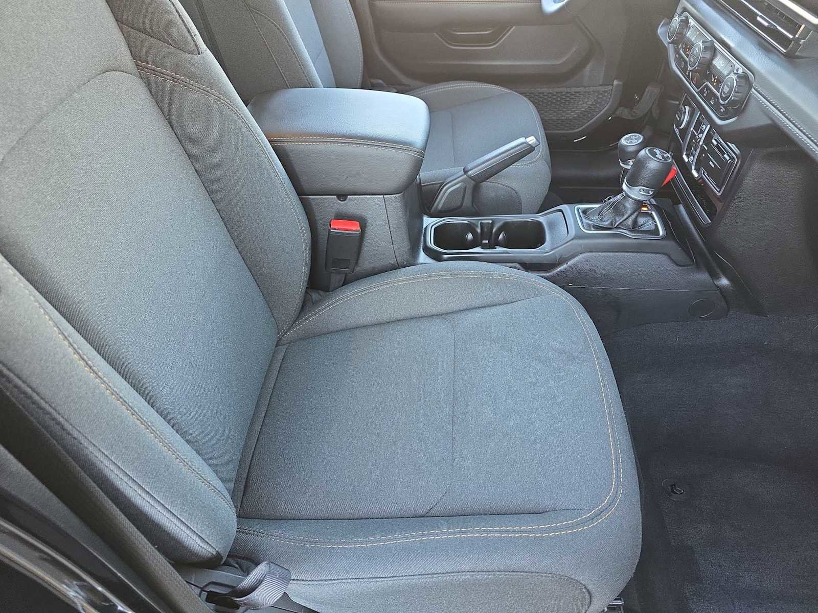 Used 2024 Jeep Wrangler Sahara w/ Safety Group image 18