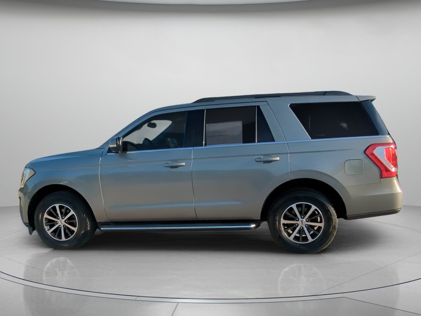 Certified 2019 Ford Expedition XLT w/ Equipment Group 202A RWD image 15