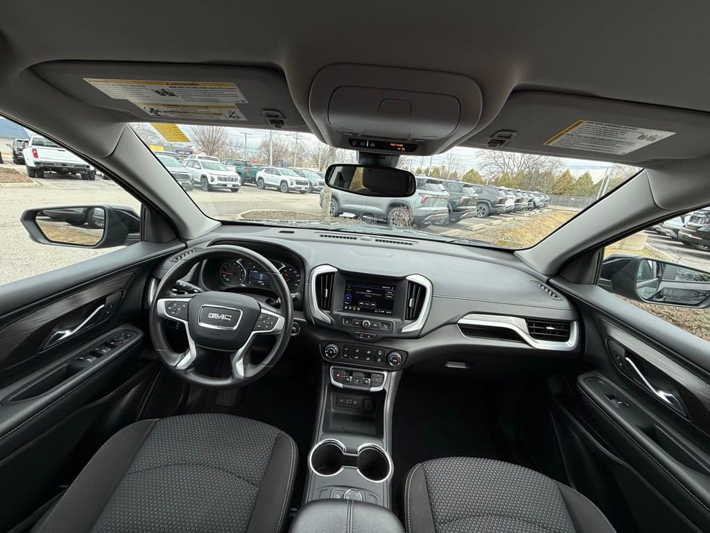 Used 2024 GMC Terrain SLE image 26