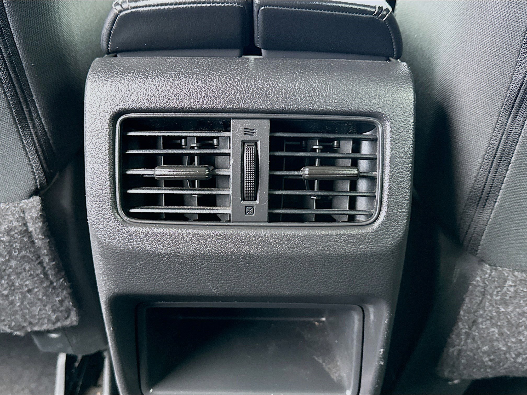 Used 2023 Nissan Rogue S image 16