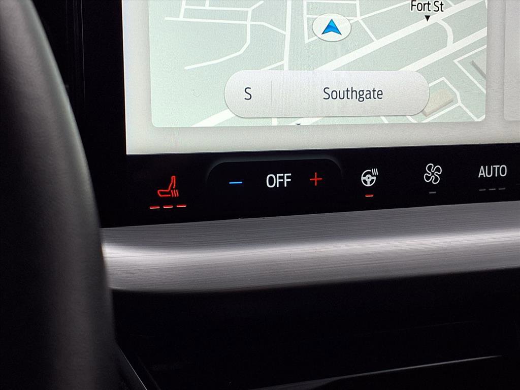 Used 2023 Ford Escape Platinum image 5