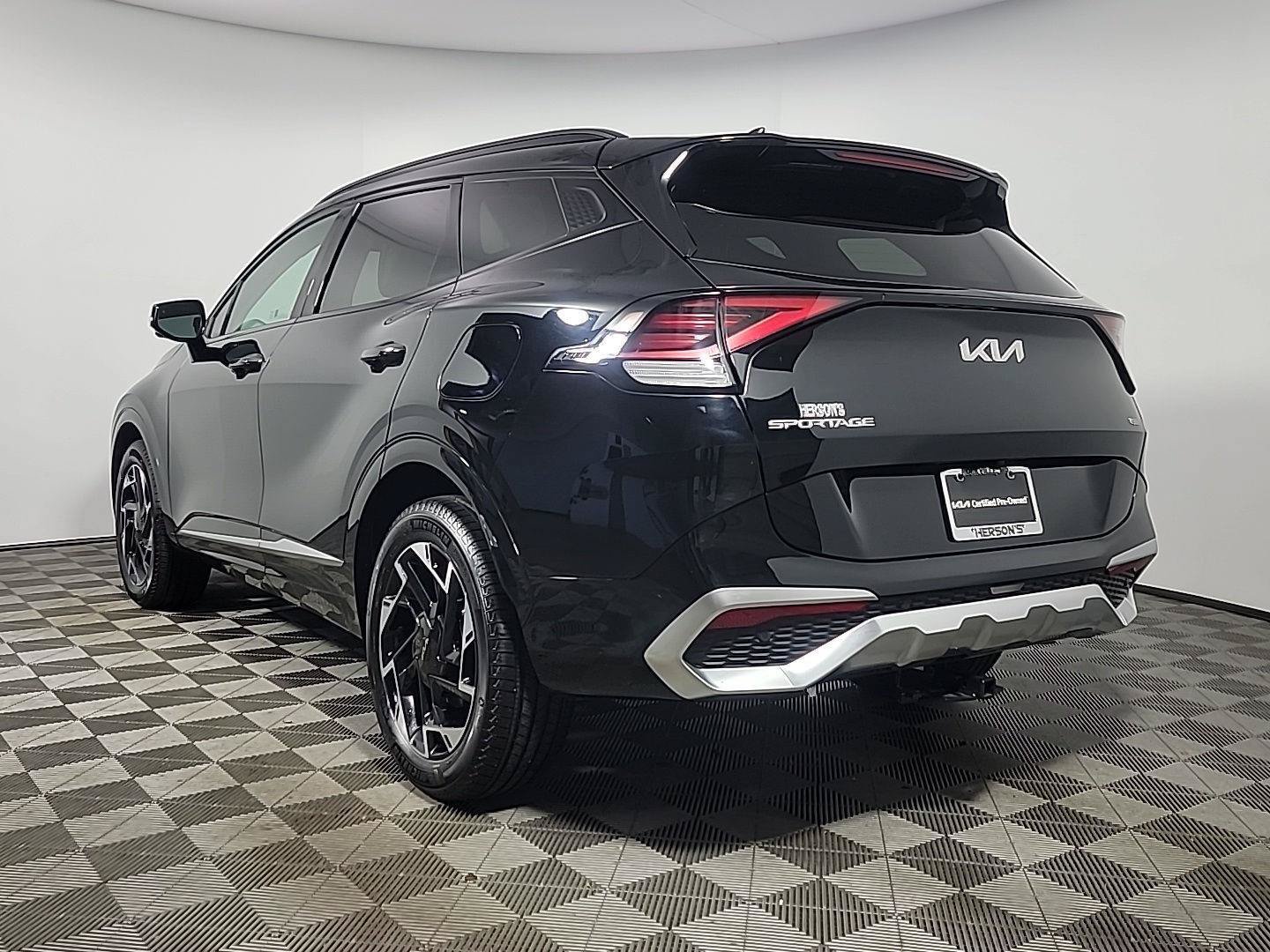 Used 2025 Kia Sportage SX AWD/4WD image 10