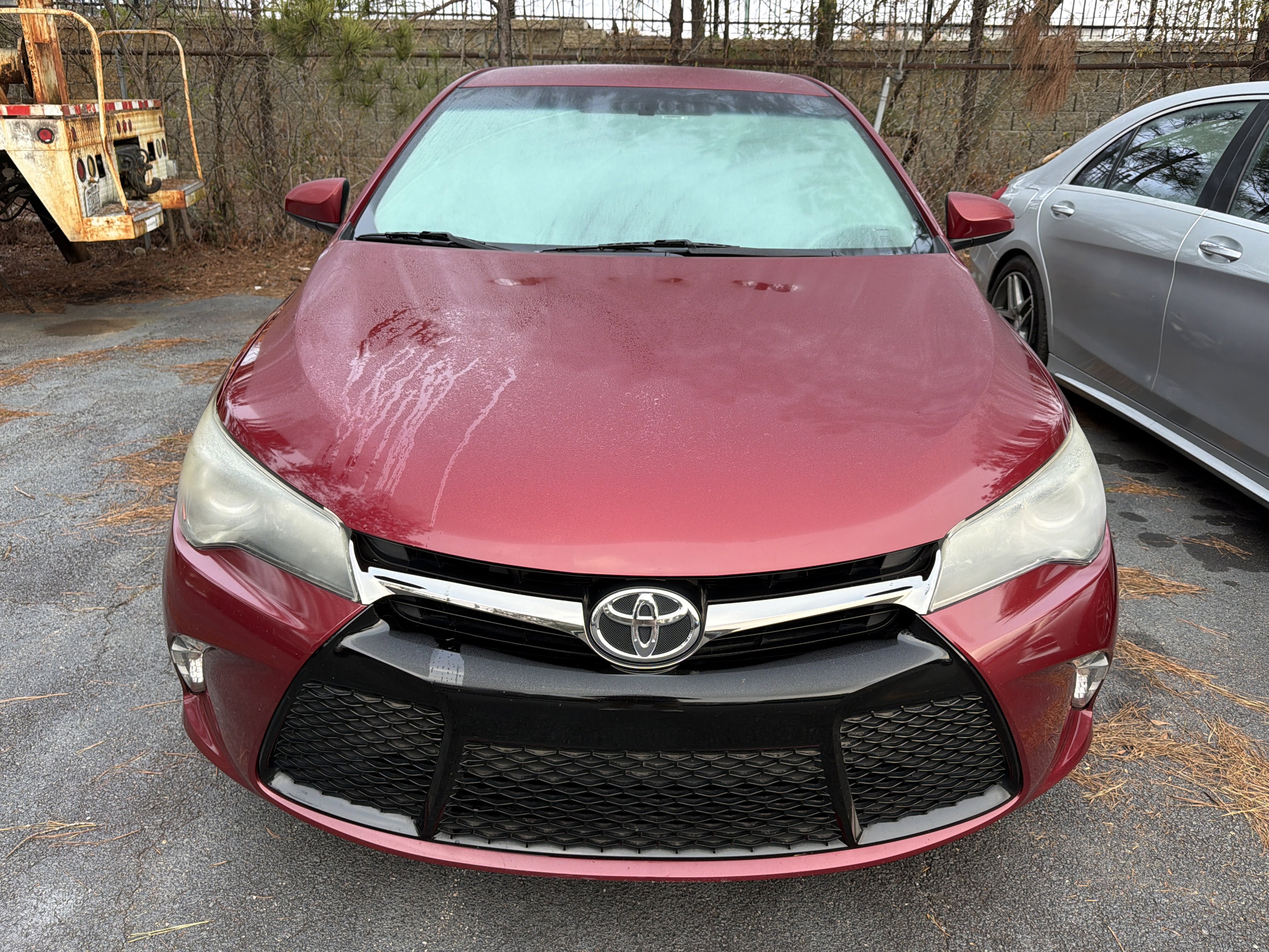 Used 2017 Toyota Camry SE image 3