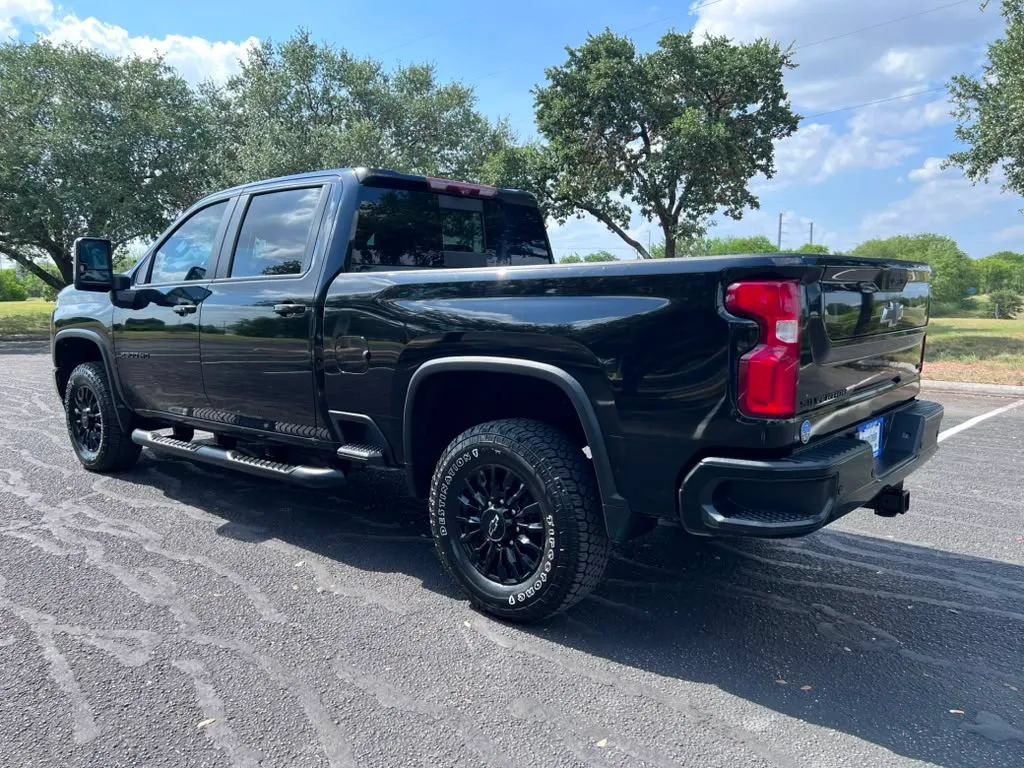 Used 2022 Chevrolet Silverado 2500 LTZ w/ LTZ Plus Package AWD/4WD image 5