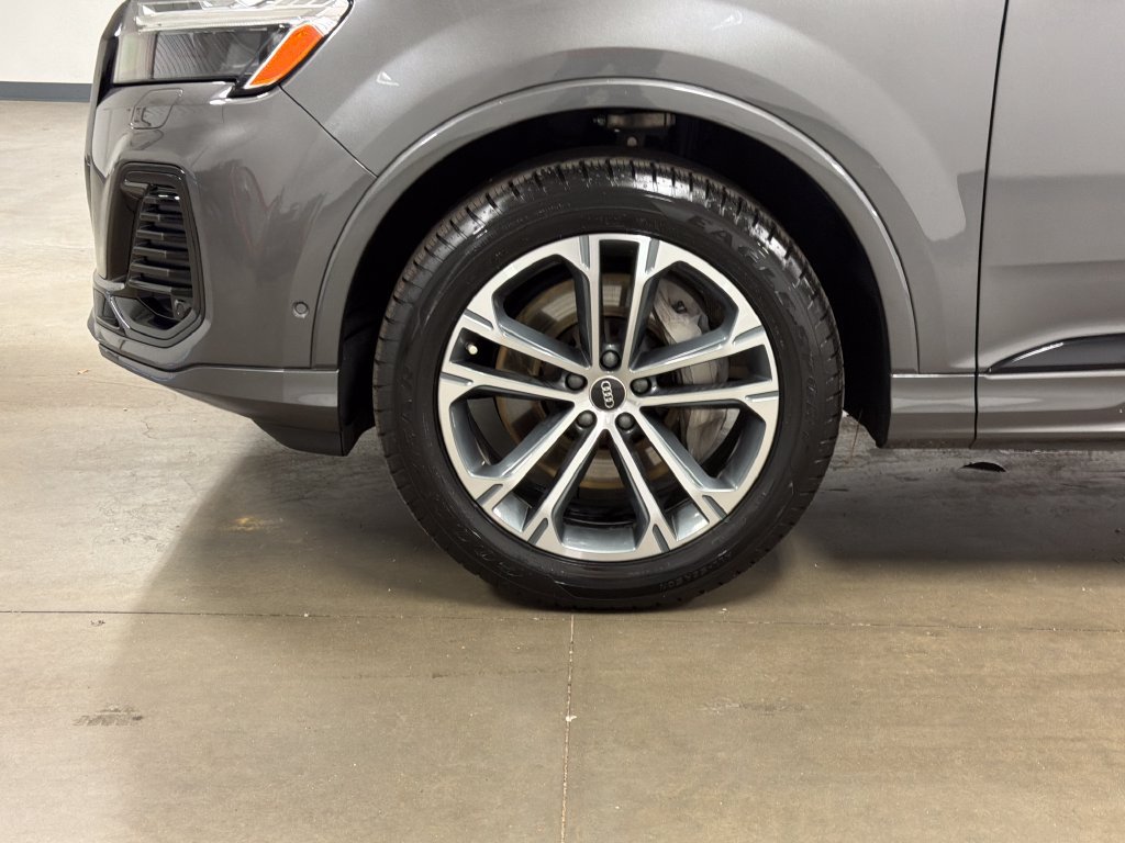 Used 2025 Audi Q7 2.0T Premium Plus AWD/4WD image 9