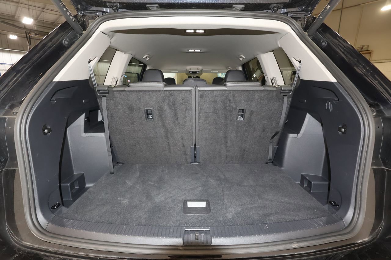 Used 2025 Volkswagen Atlas SE image 23