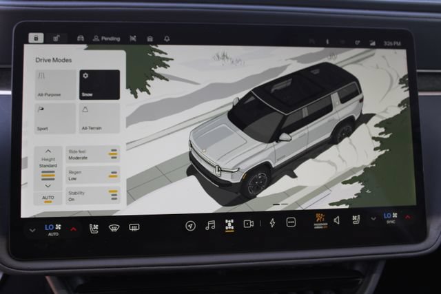 Used 2025 Rivian R1S Adventure AWD/4WD image 23