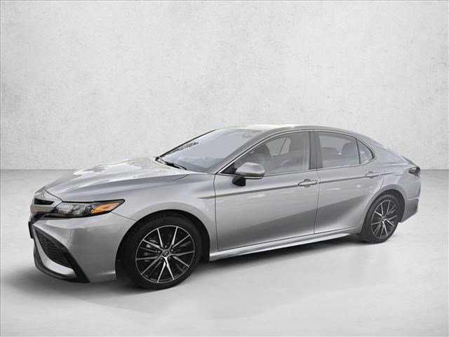 Used 2024 Toyota Camry SE FWD image 1
