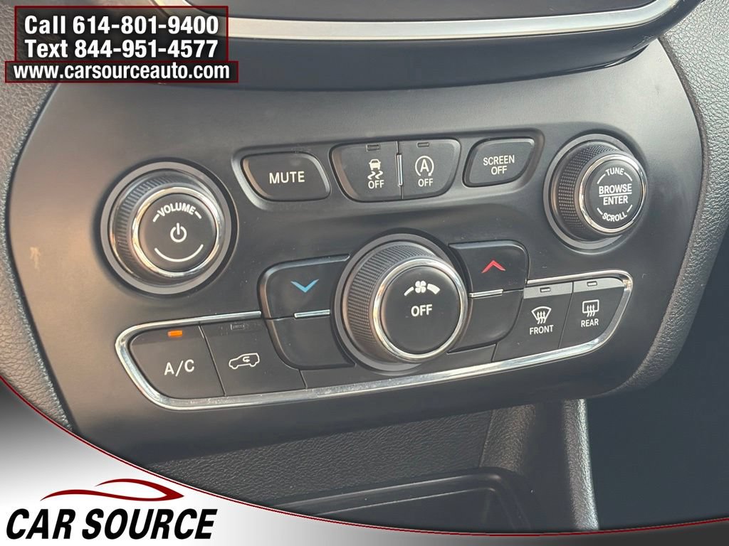 Used 2019 Jeep Cherokee Latitude w/ Popular Appearance Group AWD/4WD image 20