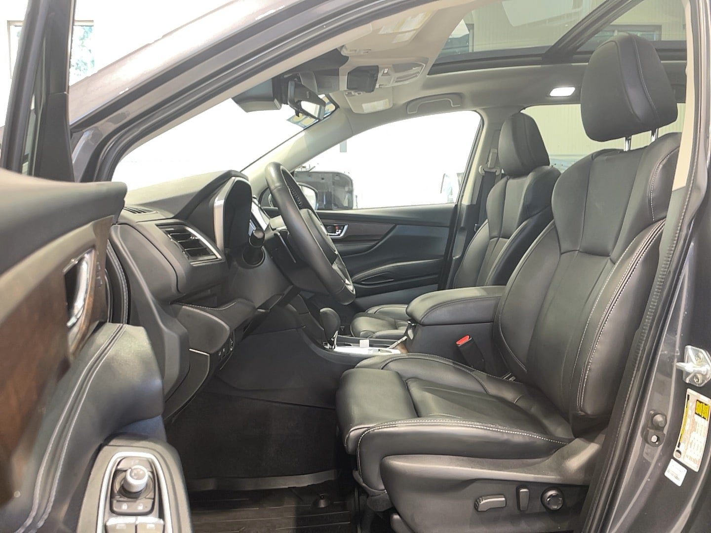 Used 2025 Subaru Ascent Touring AWD/4WD image 7