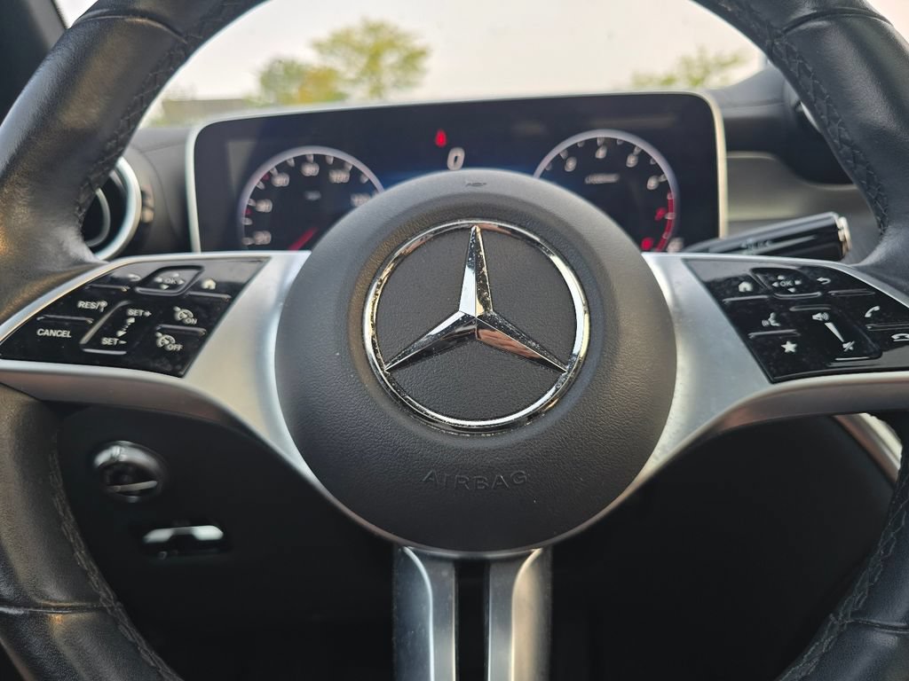 Used 2023 Mercedes-Benz GLC 300 4MATIC image 27