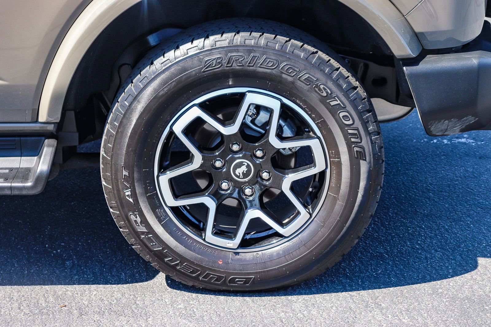 Certified 2025 Ford Bronco Outer Banks AWD/4WD image 8