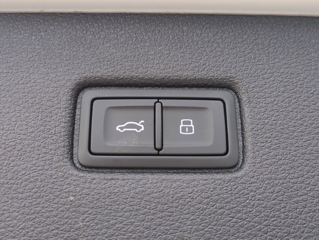 Used 2025 Audi Q7 3.0T Premium Plus AWD/4WD image 15