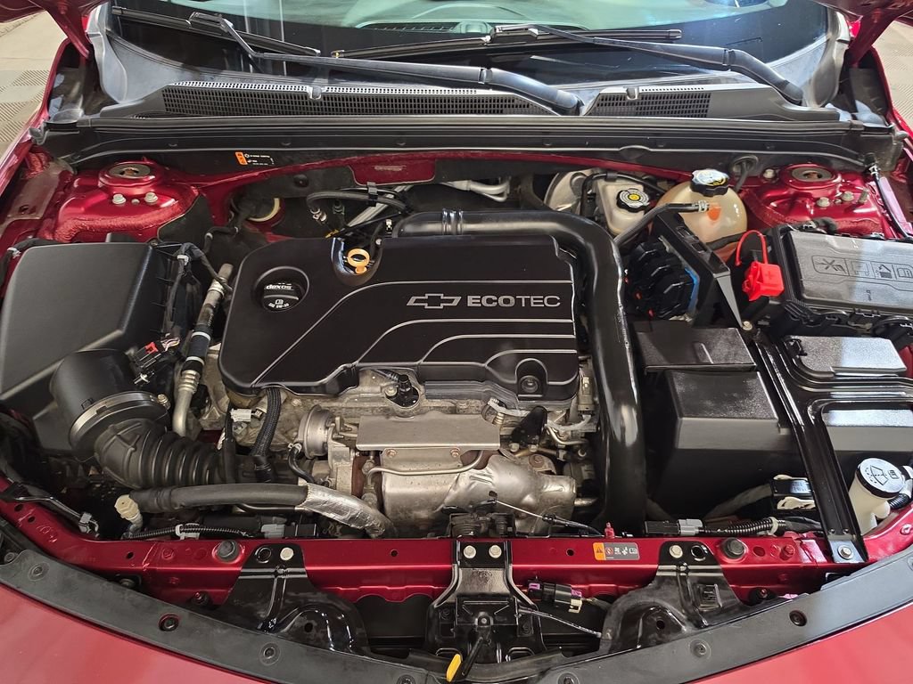 Used 2017 Chevrolet Malibu LT FWD image 17