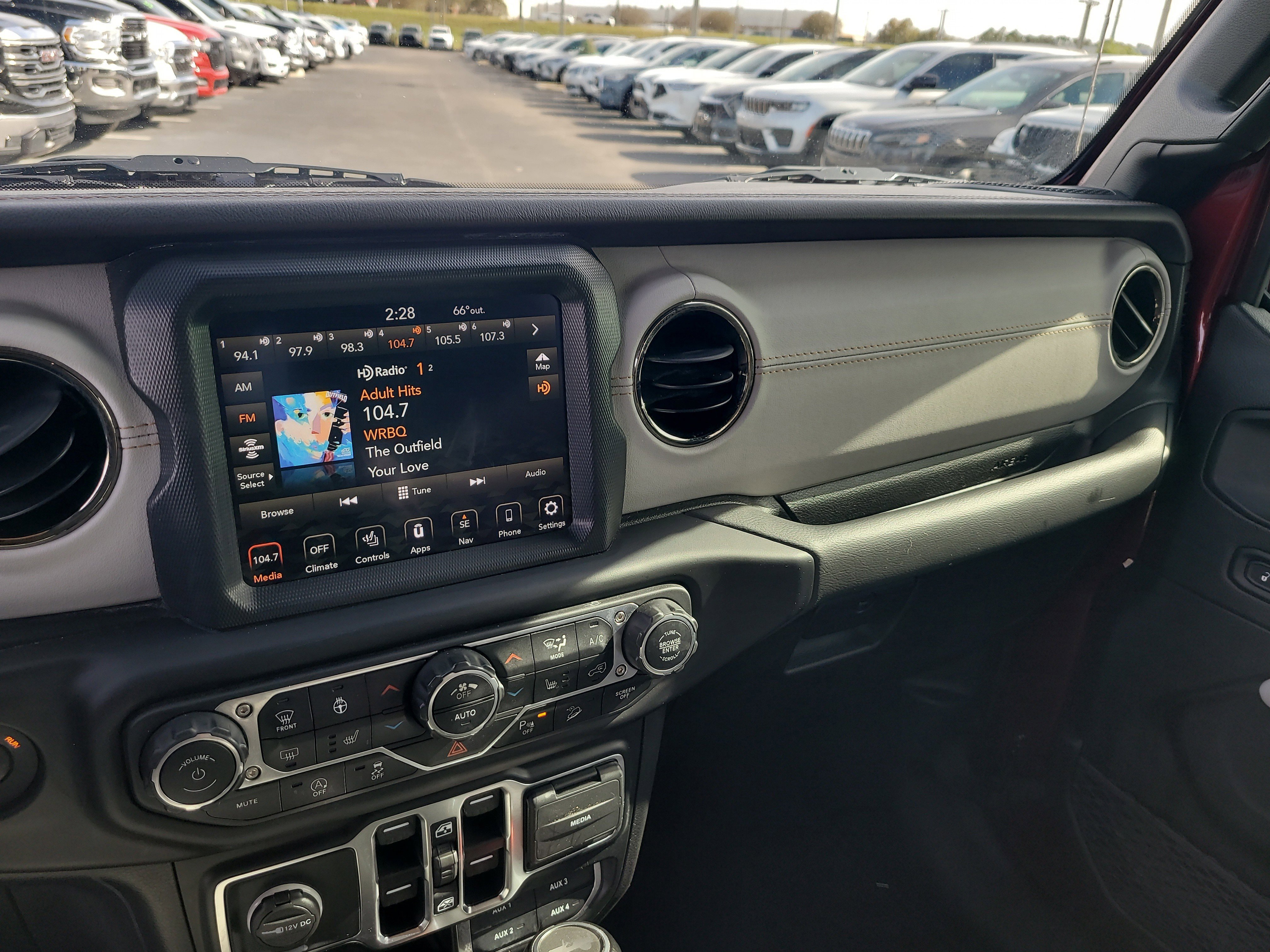 Used 2021 Jeep Wrangler Unlimited Sahara image 19