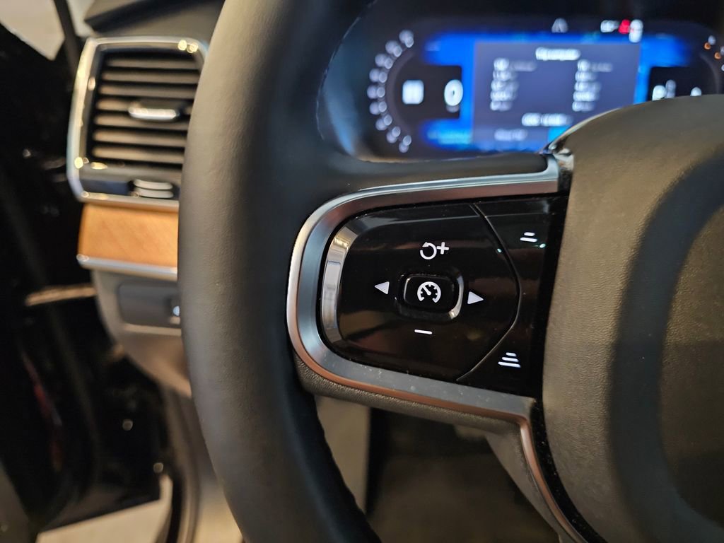 Certified 2024 Volvo XC90 B5 Plus AWD/4WD image 23