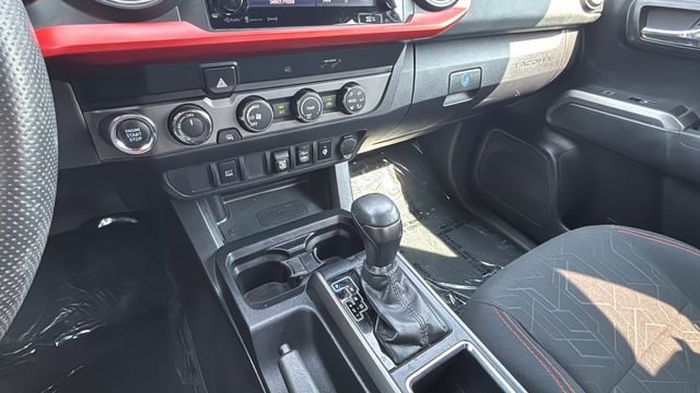 Used 2019 Toyota Tacoma TRD Sport AWD/4WD image 14