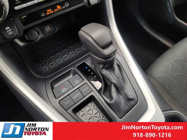 Used 2025 Toyota RAV4 XLE FWD image 21