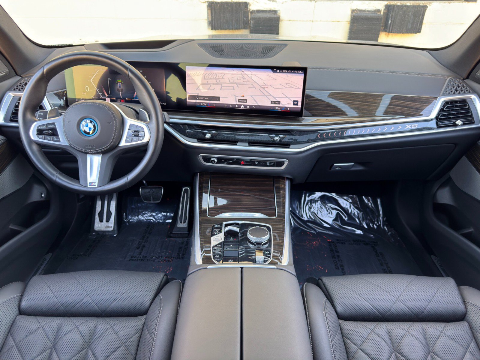 Used 2024 BMW X5 xDrive50e w/ M Sport Package AWD/4WD image 13