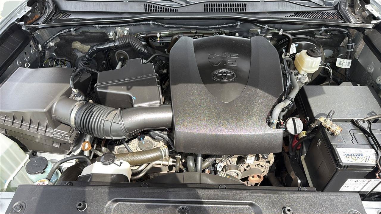Used 2020 Toyota Tacoma SR5 w/ Blackout Package AWD/4WD image 30