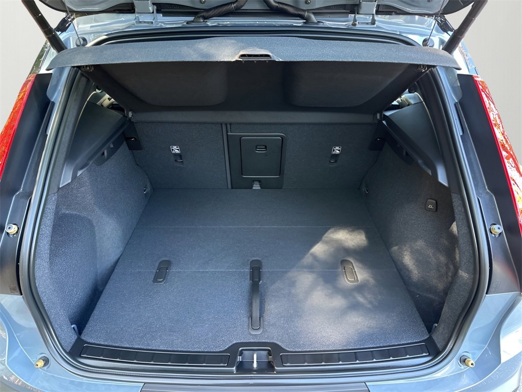 Used 2023 Volvo XC40 Recharge Plus image 47