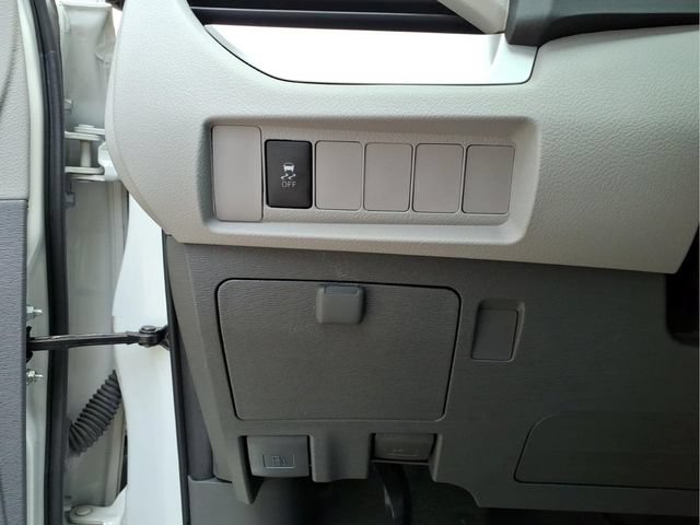 Used 2020 Toyota Sienna L FWD image 14
