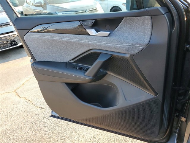 Certified 2025 Volkswagen Tiguan S image 29