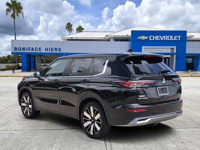 Used 2025 Mitsubishi Outlander SE FWD image 3