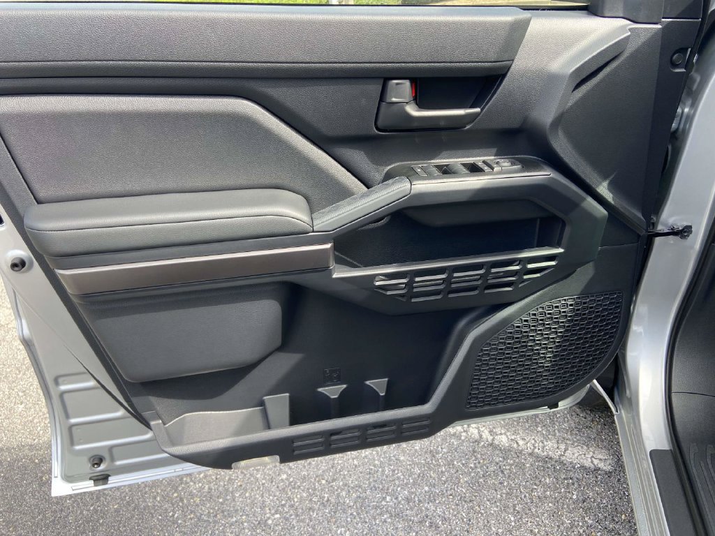 New 2026 Toyota 4Runner SR5 AWD/4WD image 13