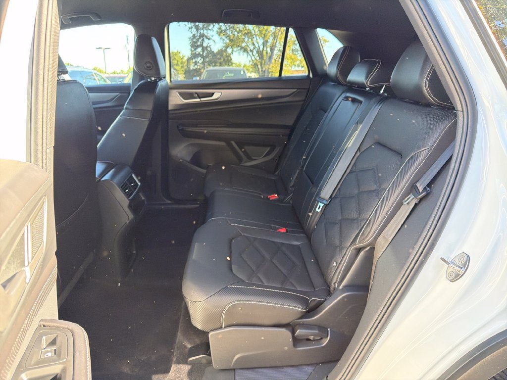 Used 2025 Volkswagen Atlas Cross Sport SE AWD/4WD image 24