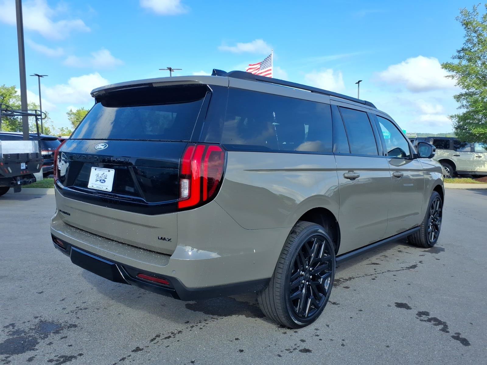 New 2027 Ford Expedition Max Platinum w/ Stealth Performance Package AWD/4WD image 3