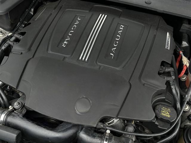 Used 2014 Jaguar XJ AWD image 39